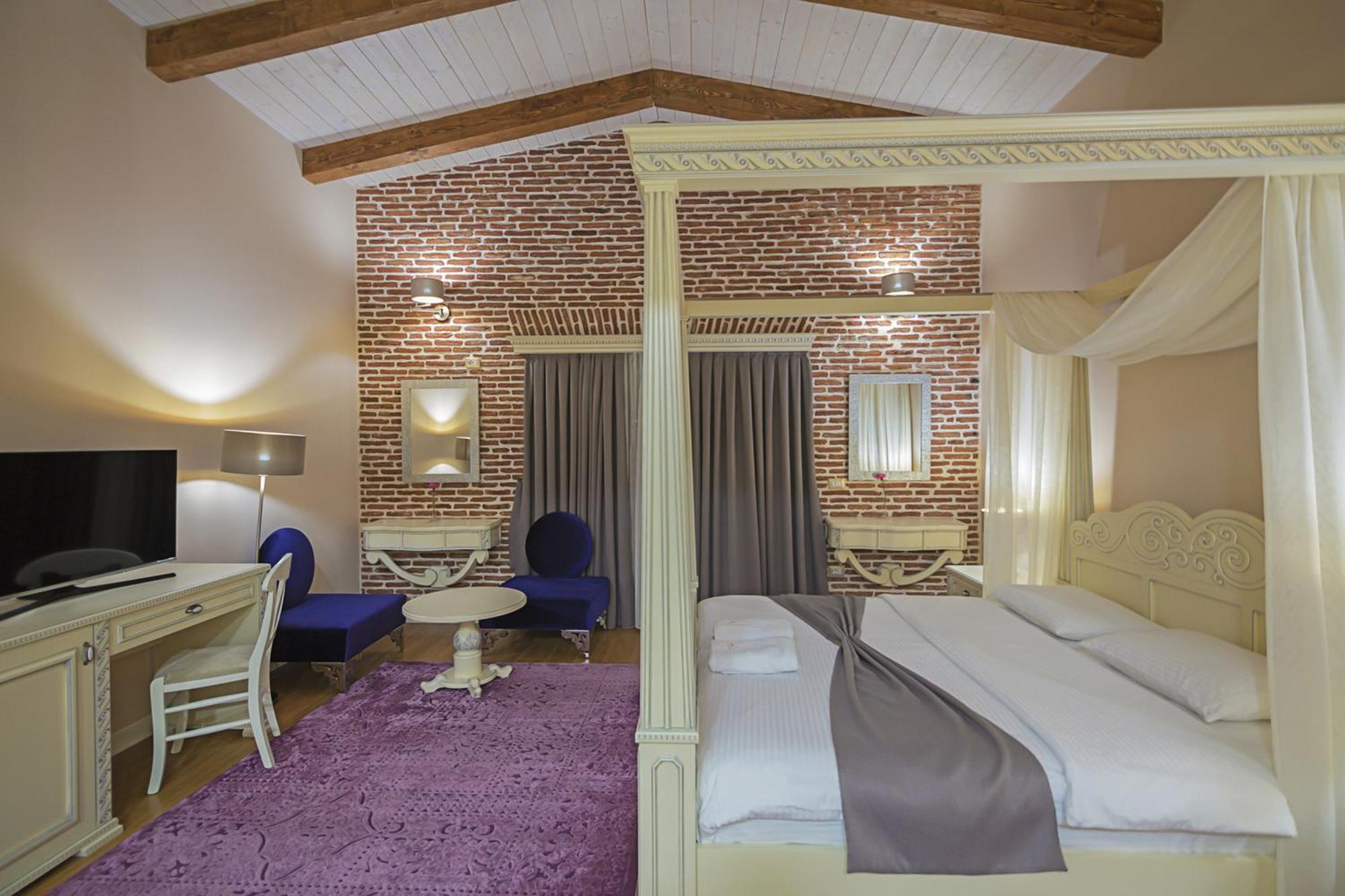 Casa Gace Hotel Korce Ngoại thất bức ảnh