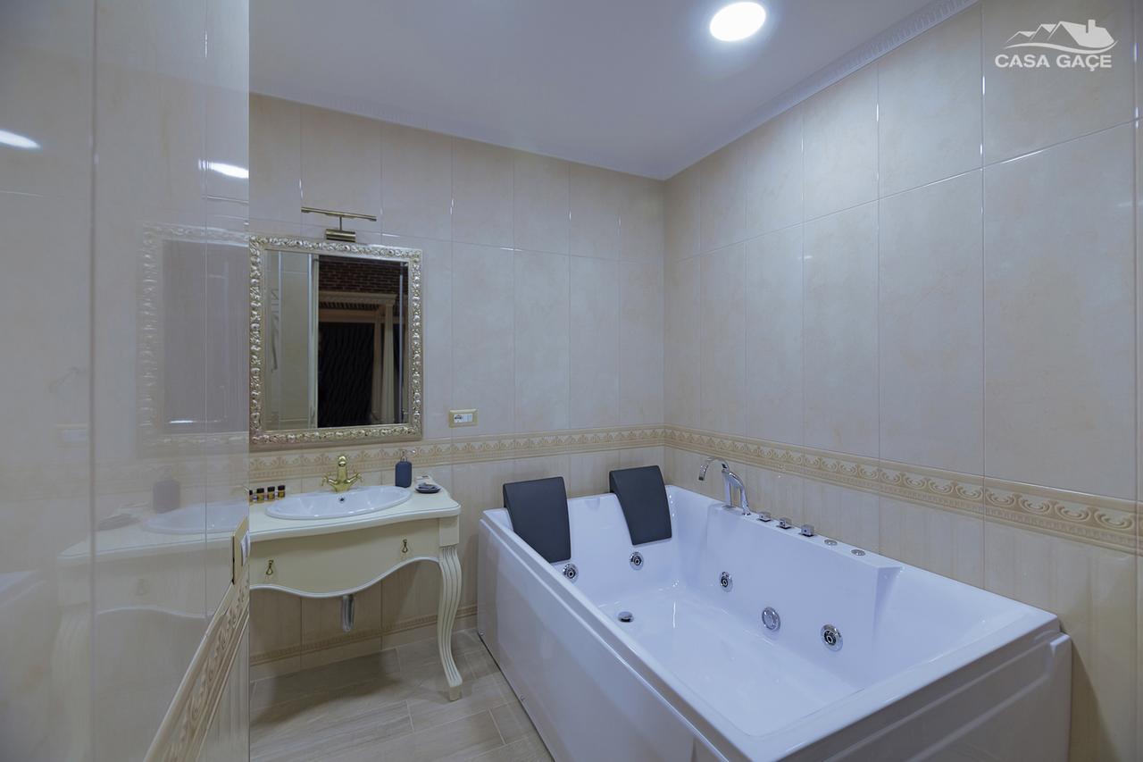 Casa Gace Hotel Korce Ngoại thất bức ảnh